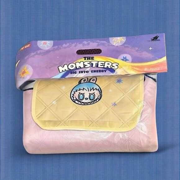 Pop Mart The Monsters Labubu Big Into Energy Blanket Mat - Picture 4 of 16